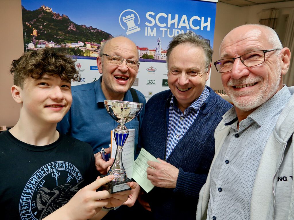 Schachklub Ottenschlag - Vizemeister der 1. Klasse im Waldviertel; v.l.: Alexander Hobegger, Robert Gattermayer, Anton Ruprecht, Alexander Spritzendorfer